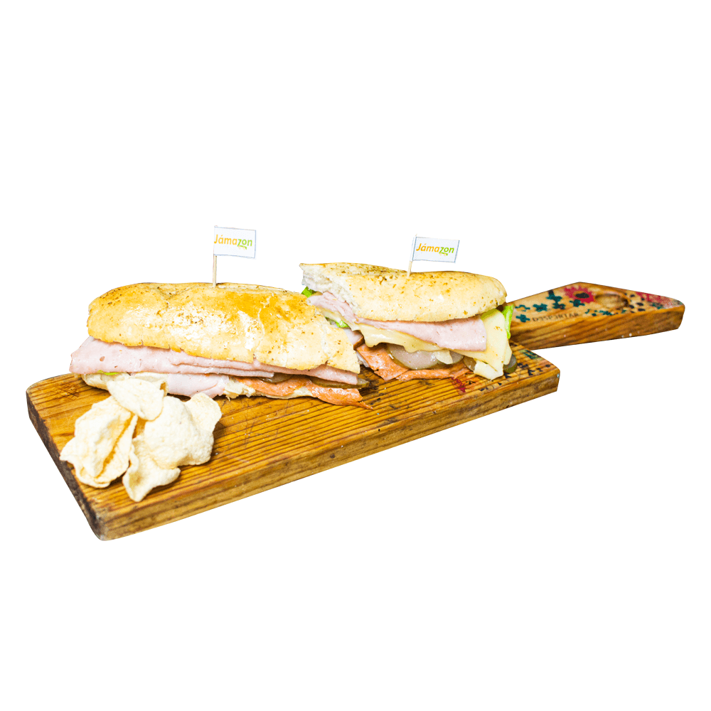 Sandwich de jamón, queso y chorizo